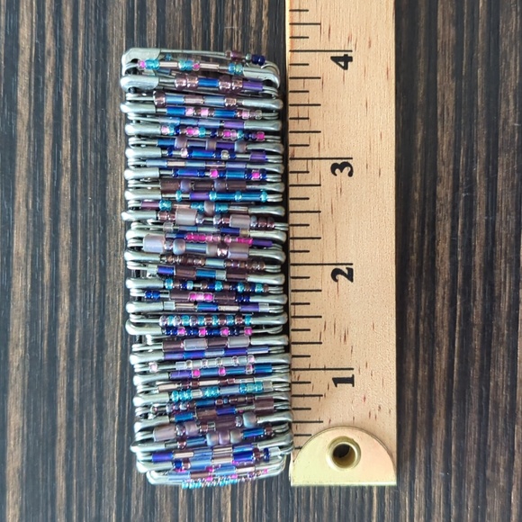 Vintage Y2K safety pin bracelet - Picture 6 of 6